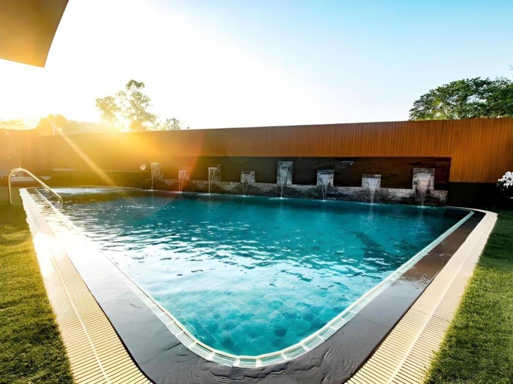 The Y Boutique Hotel Чиангмай Экстерьер фото