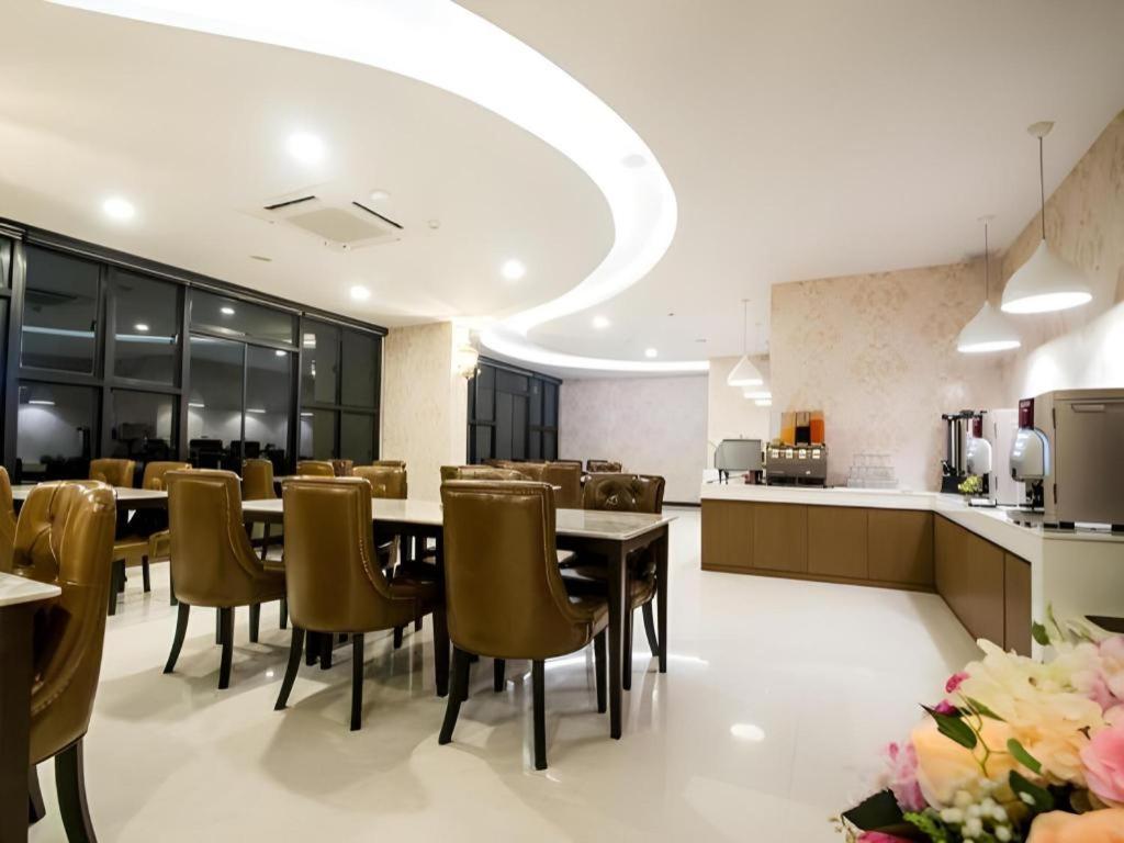 The Y Boutique Hotel Чиангмай Экстерьер фото